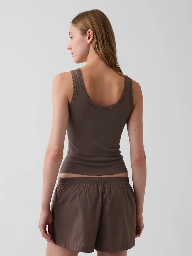 Mini ribbet pyjamas-tanktop med blonderkant