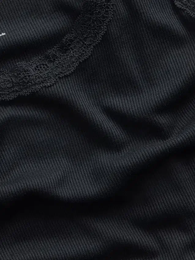 Mini ribbet pyjamas-tanktop med blonderkant