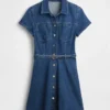 Mini-skjortekjole i denim med belte