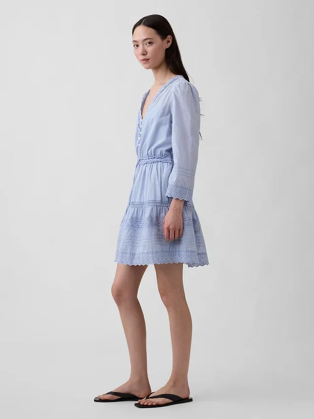Minikjole med blonderkant