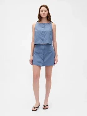 Miniskort i linblanding med knapper foran
