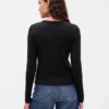 Moderne cardigan med rund hals