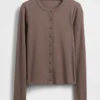 Moderne cardigan med rund hals