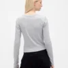 Moderne kort T-skjorte
