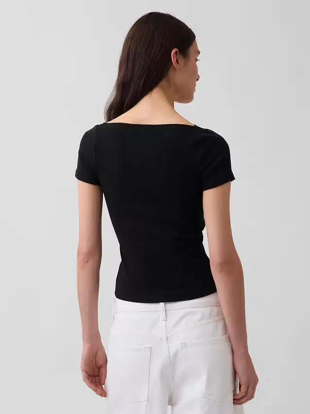 Moderne kort topp med blonderkant