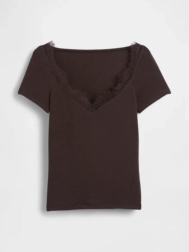 Moderne kort topp med blonderkant