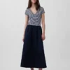 Moderne maxi-kjole i blandede materialer