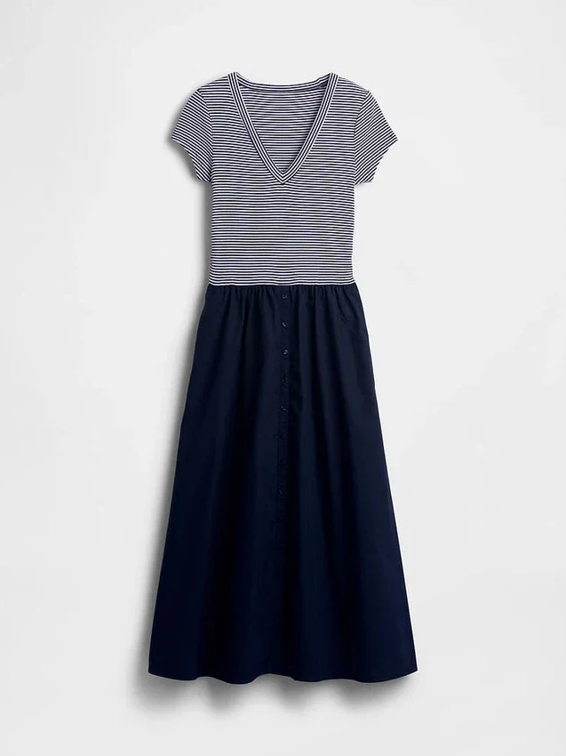 Moderne maxi-kjole i blandede materialer