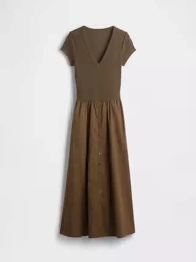 Moderne maxi-kjole i blandede materialer