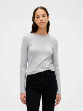 Moderne T-skjorte med rund hals