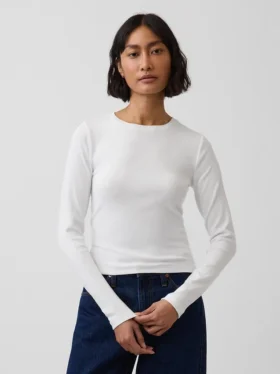 Moderne T-skjorte med rund hals