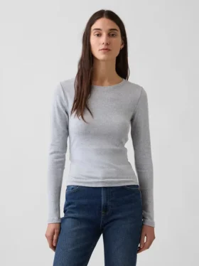 Moderne T-skjorte med rund hals