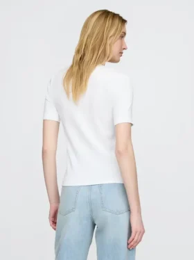 Moderne T-skjorte med rund hals