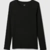 Moderne T-skjorte med rund hals