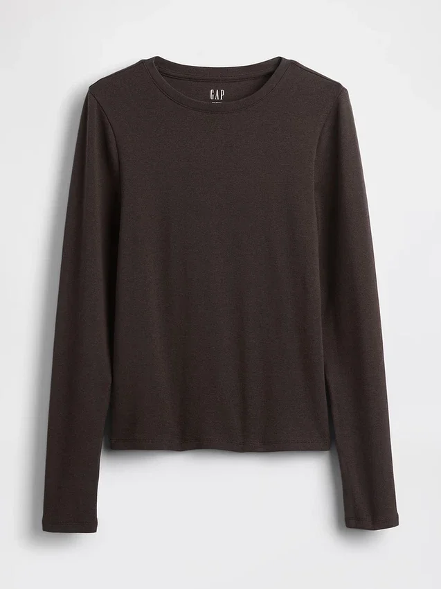 Moderne T-skjorte med rund hals