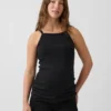 Moderne tank-top med forklehals for mammaklær