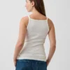 Moderne tank-top med forklehals for mammaklær