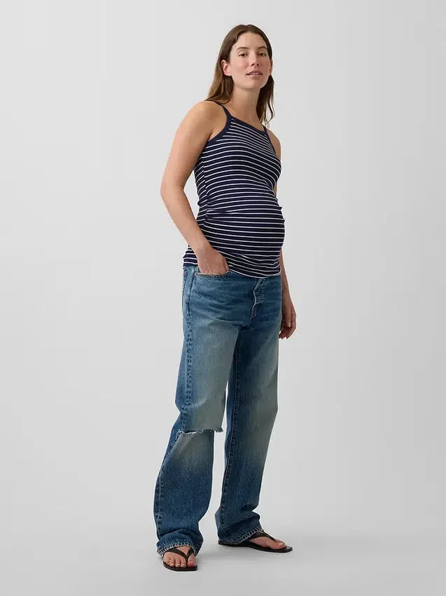 Moderne tank-top med forklehals for mammaklær
