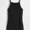 Moderne tank-top med forklehals for mammaklær