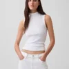 Moderne tank-top med høyhals