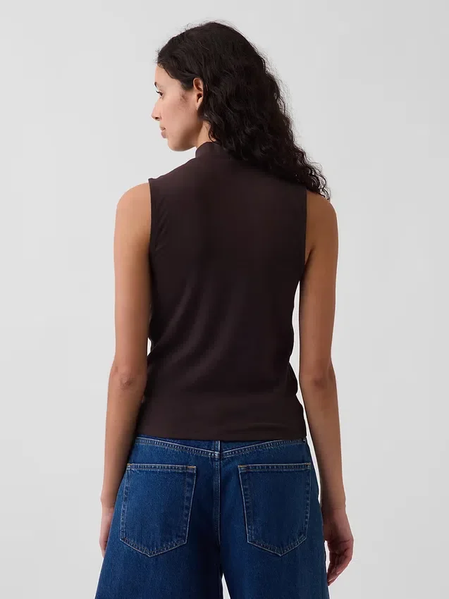 Moderne tank-top med høyhals