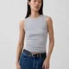 Moderne tank-top med rund hals
