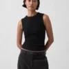 Moderne tank-top med rund hals