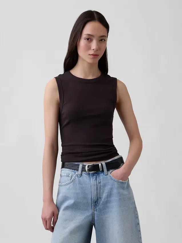 Moderne tank-top med rund hals