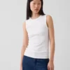 Moderne tank-top med rund hals