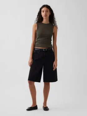 Moderne tank-top med rund hals