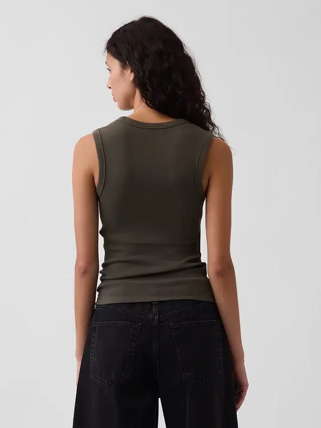 Moderne tank-top med rund hals