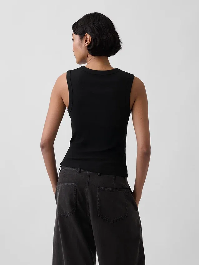 Moderne tank-top med rund hals