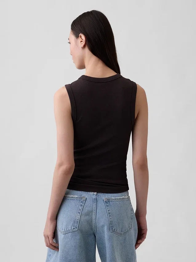 Moderne tank-top med rund hals
