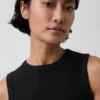 Moderne tank-top med rund hals