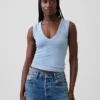 Moderne tank-top med V-hals