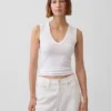 Moderne tank-top med V-hals