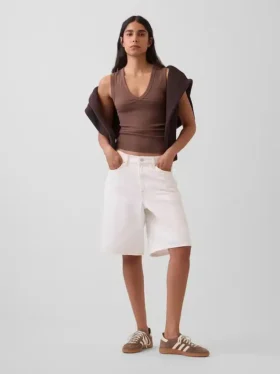 Moderne tank-top med V-hals