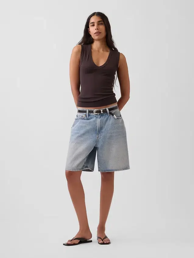 Moderne tank-top med V-hals