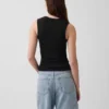 Moderne tank-top med V-hals