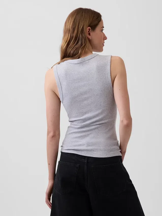Moderne tank-top med V-hals