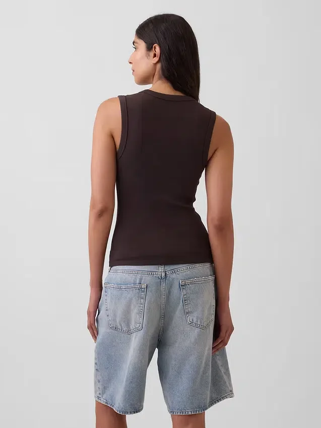 Moderne tank-top med V-hals