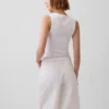 Moderne tank-top med V-hals