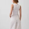 Moderne tank-top med V-hals