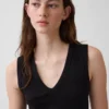 Moderne tank-top med V-hals