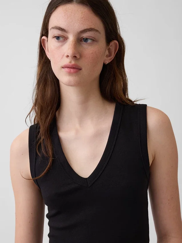 Moderne tank-top med V-hals
