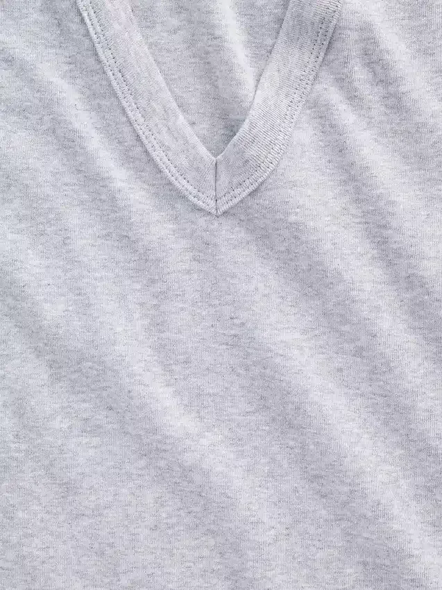 Moderne tank-top med V-hals