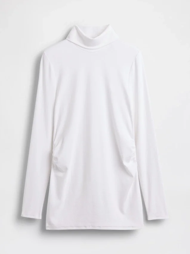 Moderne turtleneck-skjorte for mammaklær