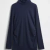 Moderne turtleneck-skjorte for mammaklær