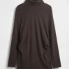 Moderne turtleneck-skjorte for mammaklær