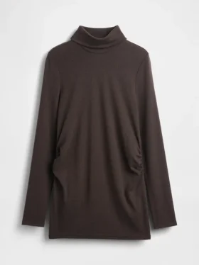 Moderne turtleneck-skjorte for mammaklær